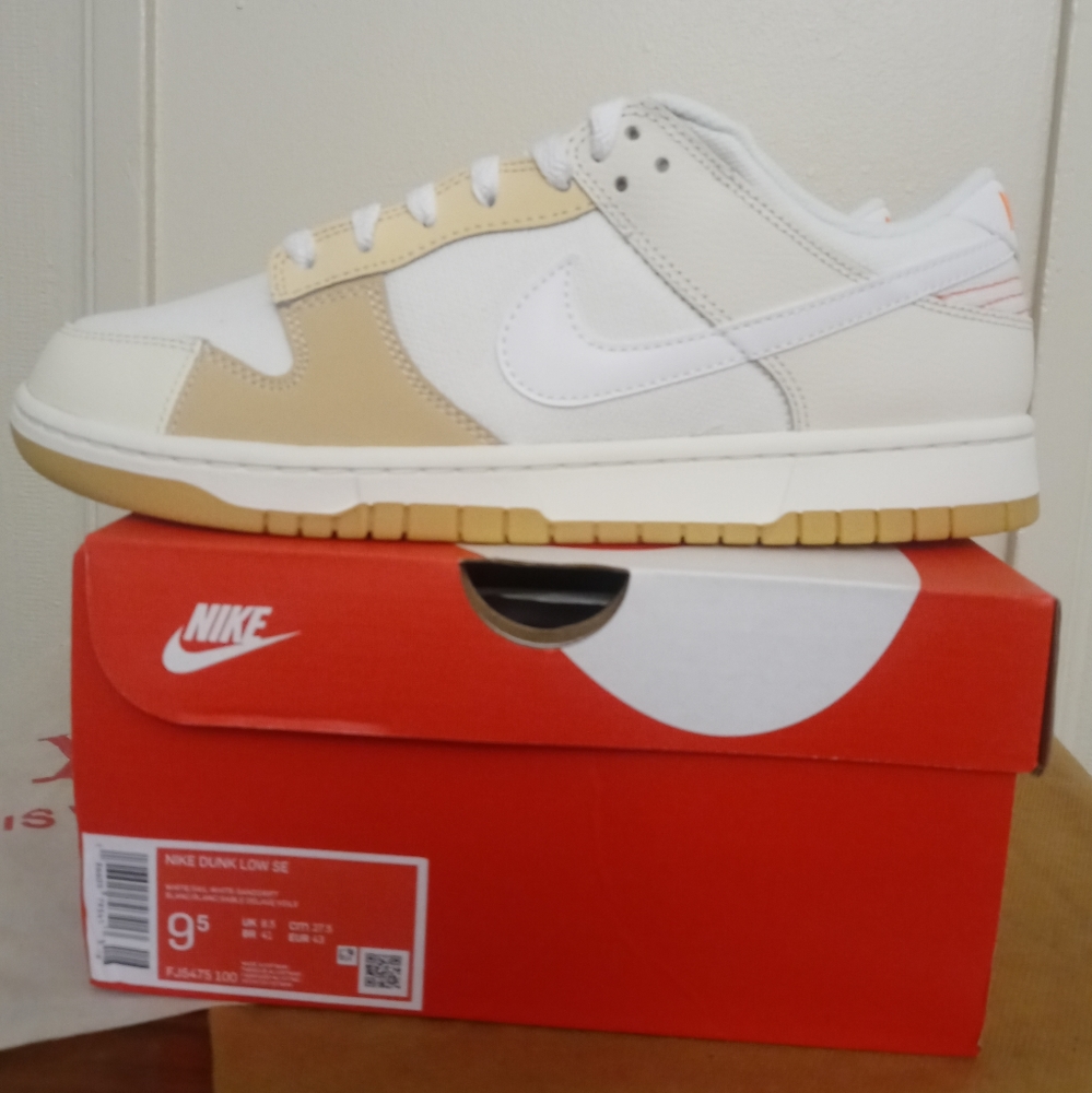 Nike Dunk Low " If Lost Return To "